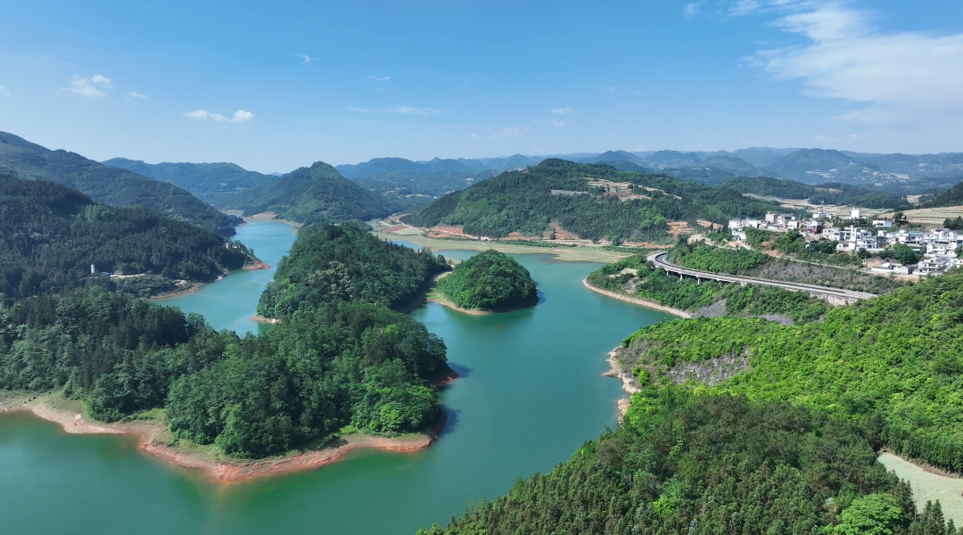 罗平湾子水库:高原明珠的生态史诗与人文华章