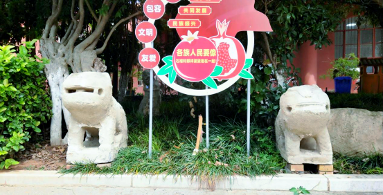 陆良五峰山石雕像：汉藏交融的千年传奇与护国名将的精神丰碑