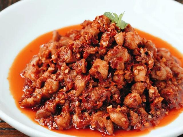 滇中一绝：沾益辣子鸡的热辣传奇